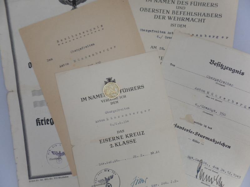 Award document grouping WH (Heer) - 221.Inf.Div. -  Münzenberger