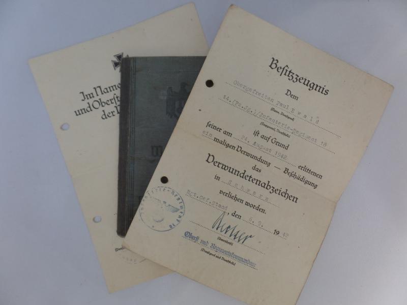 Wehrpaß / document grouping WH (Heer) - 6.Inf.Div. - Ewald