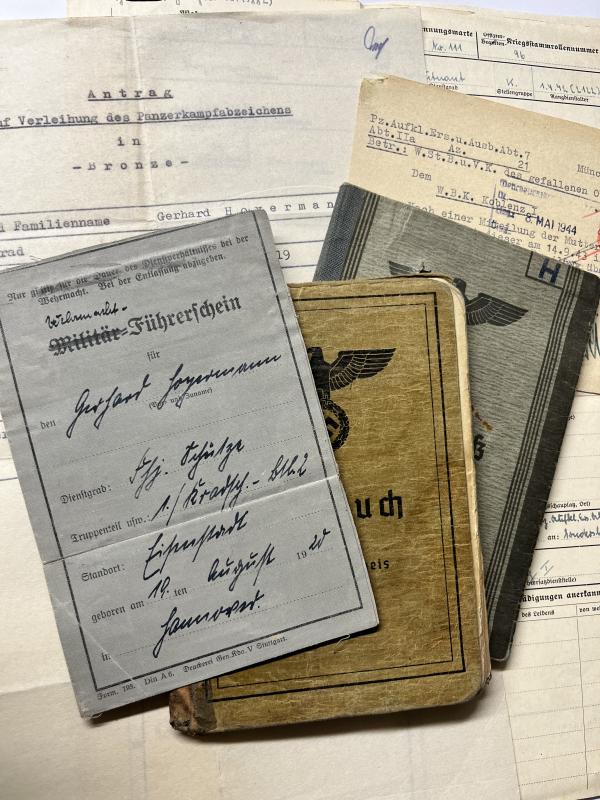 Soldbuch/Wehrpass grouping -  WH (Heer) - 19.Pz.Div. -  Hoyermann