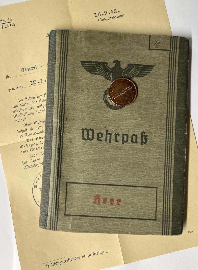 Wehrpass - WH (Heer) - s.Art.Rgt.818/11.Armee - Wiards