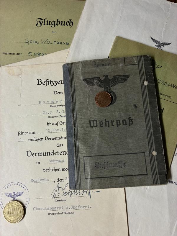 Wehrpass /citation grouping - 8.Lw.Felddiv./12.Lw.Felddiv. - Börner